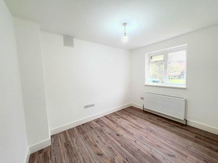 3 Bedroom Detached House To Rent In Wittenham Way, London, E4