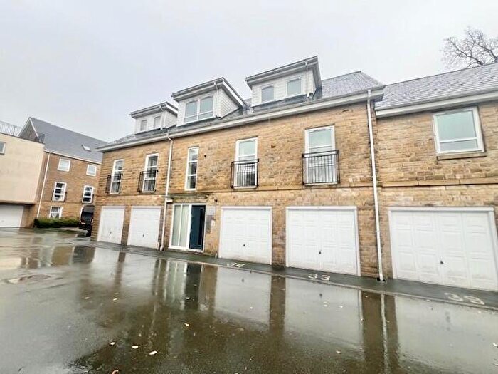 2 Bedroom Apartment To Rent In Regent Court, Albert Promenade, Halifax, HX3