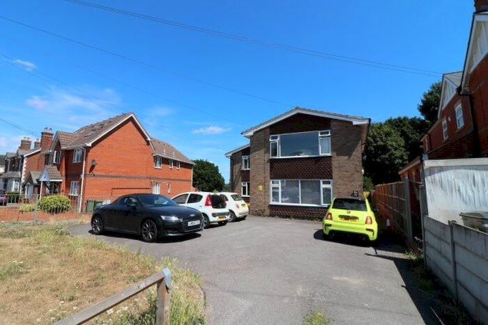 2 Bedroom Flat To Rent In Chapel Street, Billericay, CM12