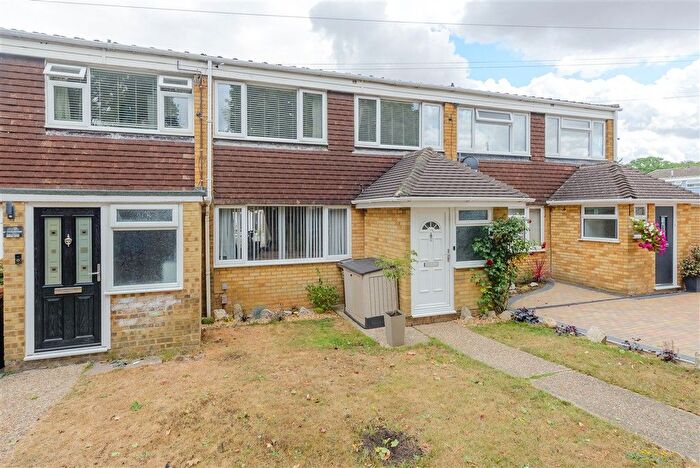 3 Bedroom Terraced House For Sale In Thorpe Walk, Parkwood, Gillingham, Kent, ME8