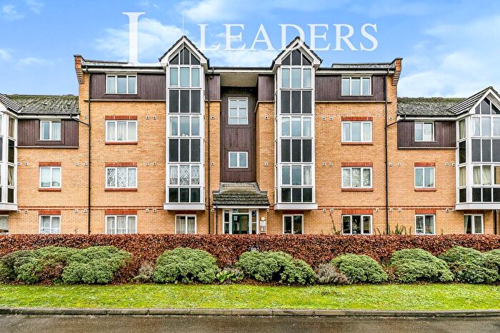 2 Bedroom Flat To Rent In Faraday Road, GU1