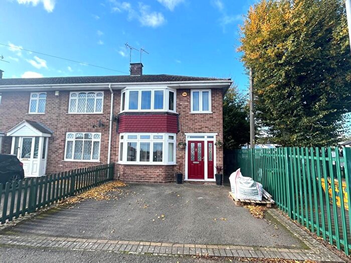 3 Bedroom Semi Detached House For Sale In Glebe Avenue, Bedworth, CV12