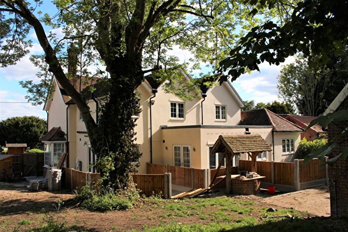 Studio To Rent In Main Road, Margaretting, CM4