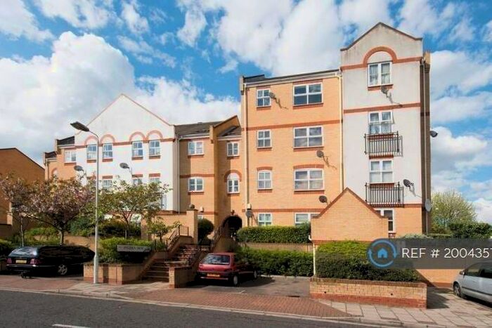 1 Bedroom Flat To Rent In County Road, London, E6