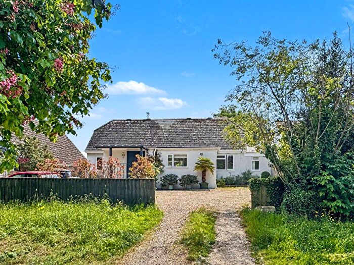 3 Bedroom Detached Bungalow For Sale In West Street, Childrey, OX12