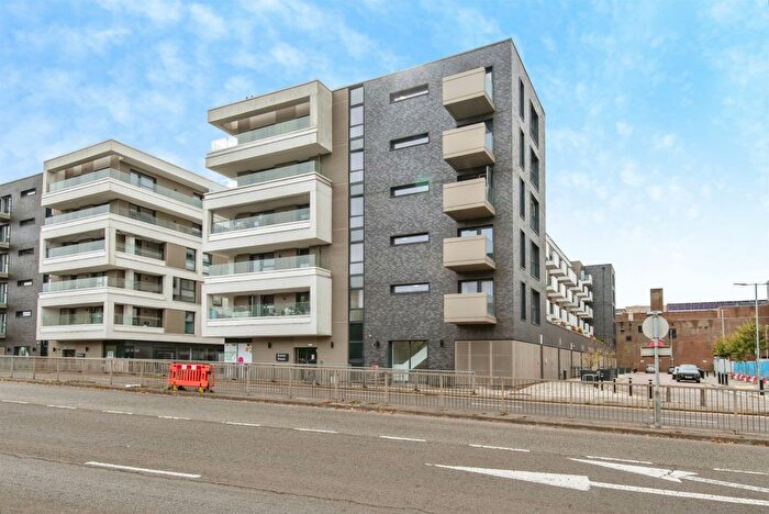 2 Bedroom Flat For Sale In Park Place, Stevenage, SG1