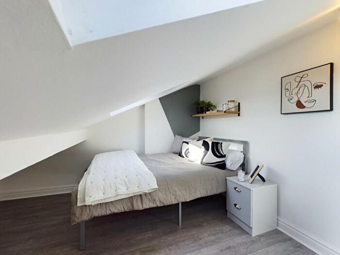 7 Bedroom Flat To Rent In Ruskin Avenue, Manchester, M14