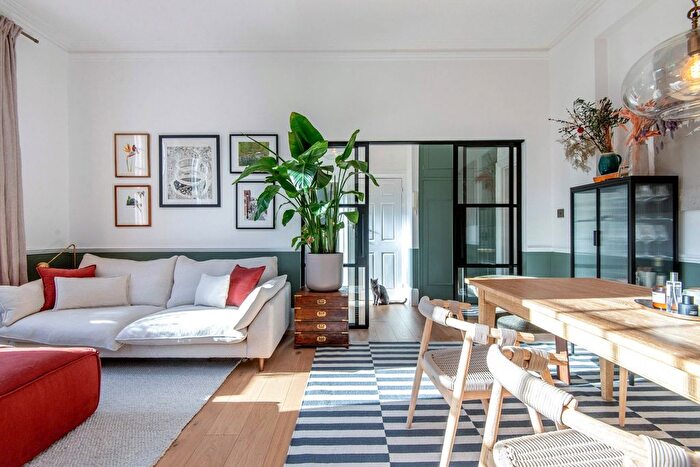 3 Bedroom Flat For Sale In Aberdare Gardens, South Hampstead, London, NW6