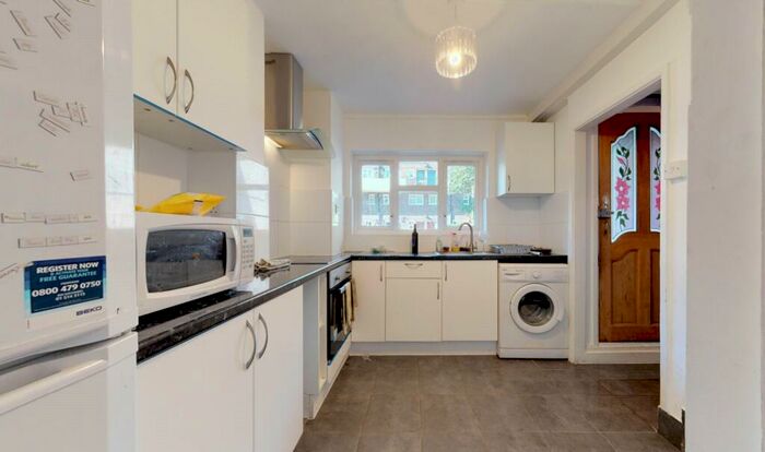 3 Bedroom Apartment To Rent In Wenlock Court, New North Road, N1