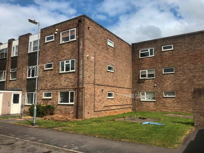 2 Bedroom Flat To Rent In Chargrove, Yate, Bristol, BS37