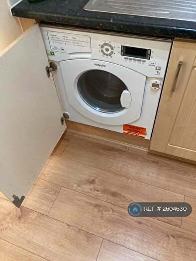 2 Bedroom Flat To Rent In Caister Hall, Coventry, CV1