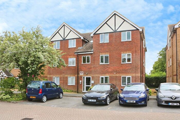 1 Bedroom Flat For Sale In Common Road, Langley, SL3