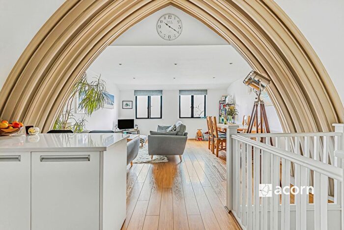 2 Bedroom Flat To Rent In Lynton Road, London, SE1