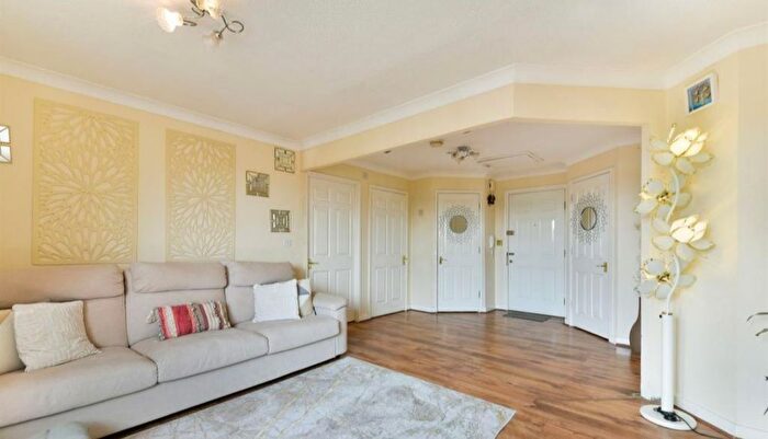2 Bedroom Flat To Rent In Orchid Gardens, Hounslow, TW3