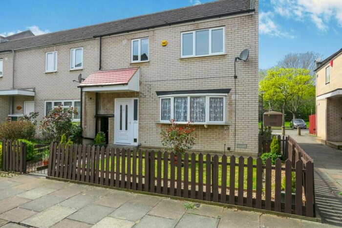 3 Bedroom House To Rent In Poplar Place, London, SE28