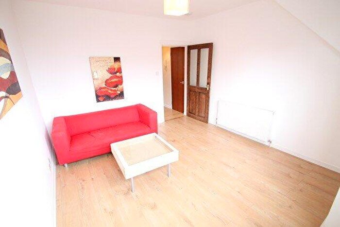 1 Bedroom Flat To Rent In Fraser Street, Top Floor Right, Aberdeen, AB25