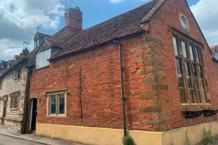 2 Bedroom Property To Rent In Southam Street Kineton, Warwick, CV35