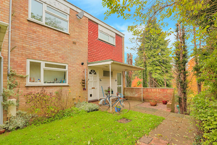 1 Bedroom Apartment To Rent In The Cedars, Milton Road, Harpenden, Hertfordshire, AL5