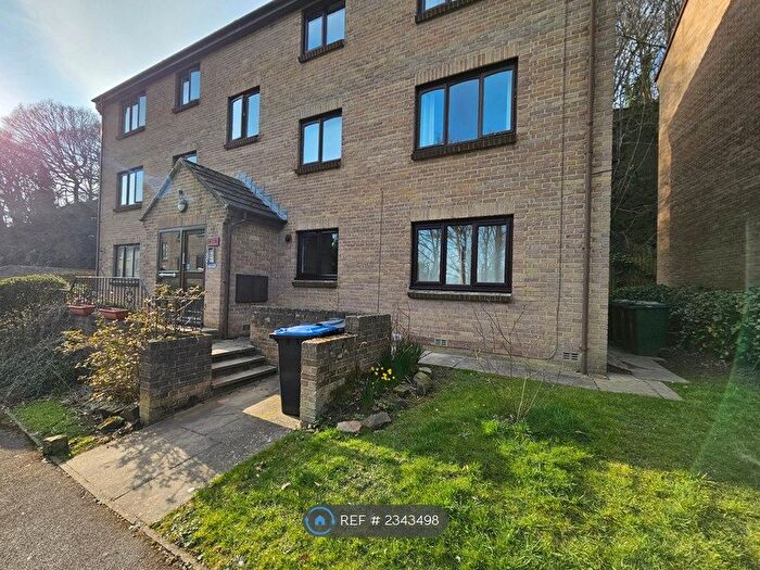 2 Bedroom Flat To Rent In Baildon Wood Court, Baildon, Shipley, BD17
