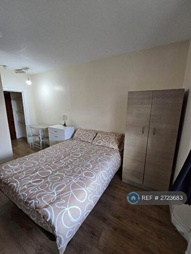 Studio To Rent In Green Lanes, London, N8