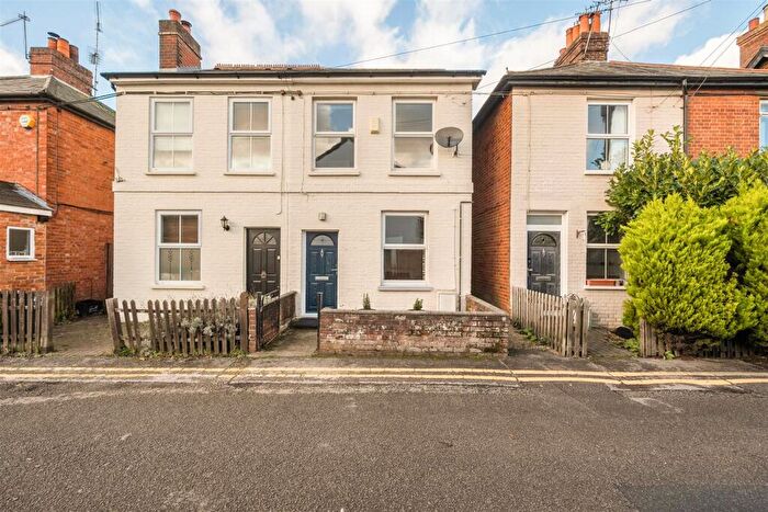 3 Bedroom Semi Detached House For Sale In Havelock Road, Wokingham, Berkshire, RG41