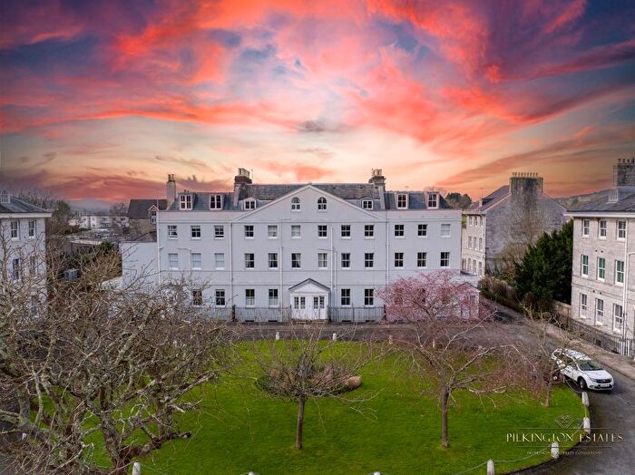 6 Bedroom Terraced House For Sale In The Square, Stonehouse, Plymouth, Devon, PL1