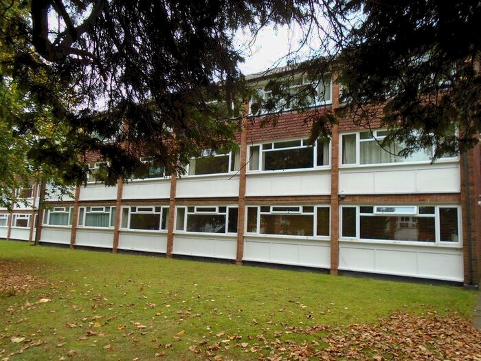 2 Bedroom Maisonette To Rent In Albion Road, Sutton, SM2