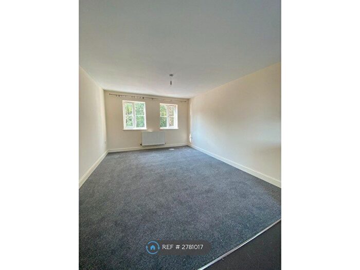 2 Bedroom Flat To Rent In Irwell Lane, Runcorn, WA7