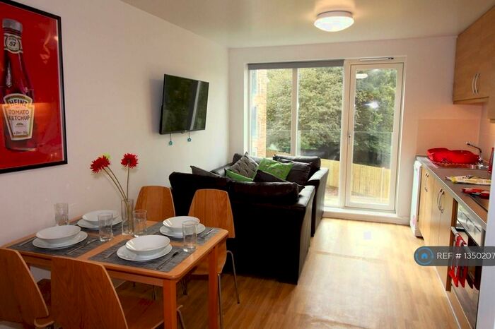 4 Bedroom Flat To Rent In Columbia Lodge, Southampton, SO16