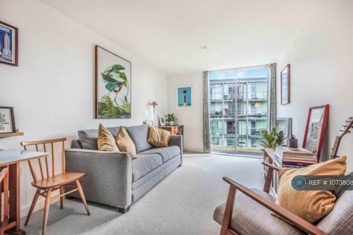 1 Bedroom Flat To Rent In Co Operative House, London, SE15