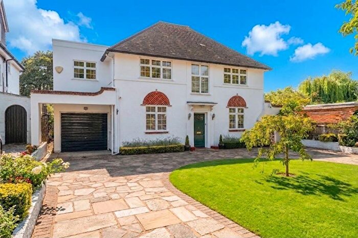 5 Bedroom Detached House For Sale In North Drive, Ruislip, HA4