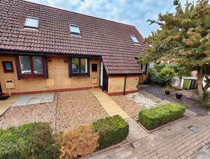 1 Bedroom Property To Rent In Upton Grove, Shenley Lodge, Milton Keynes, MK5