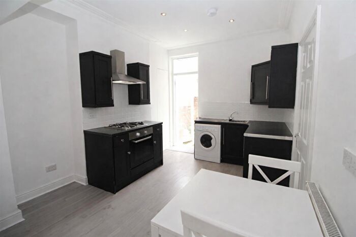 2 Bedroom Flat To Rent In Ty Mawr Road, Llandaf North, Cardiff, CF14