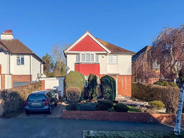 3 Bedroom Detached House For Sale In Cuckoo Hill Road, Pinner, HA5