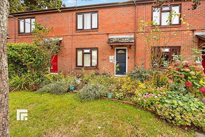 2 Bedroom Flat For Sale In Old Garden Court Park Road Radyr Cardiff, CF15