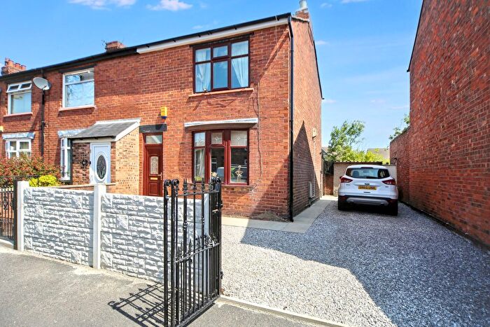 2 Bedroom End Terrace House For Sale In Scot Lane, Wigan, WN5