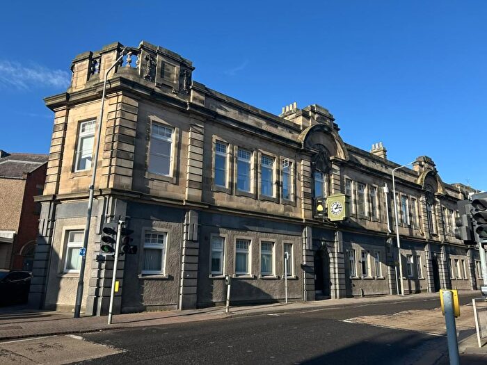 3 Bedroom Flat To Rent In Kirkside Court, Leven, KY8