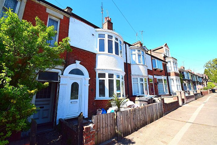 4 Bedroom Terraced House To Rent In Harlestone Road, Northampton, NN5