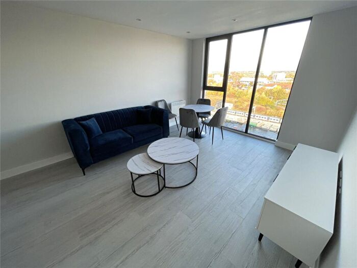 2 Bedroom Flat To Rent In Regent Plaza Block B, Oldfield Road, Salford, M5