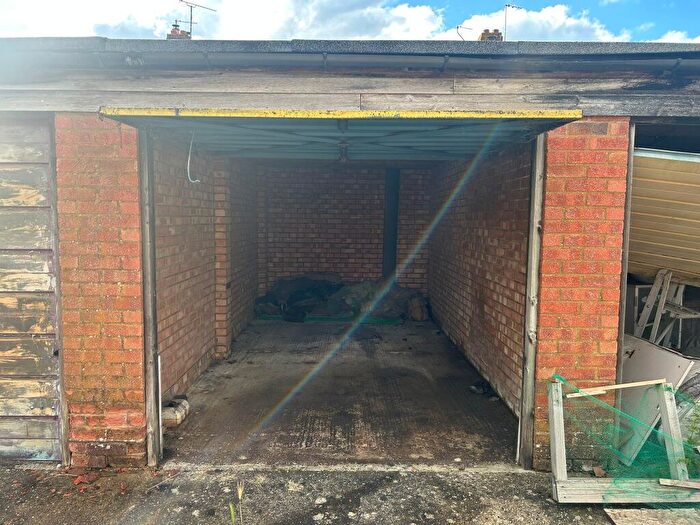 Garages For Sale In Britain Street, Dunstable, LU5