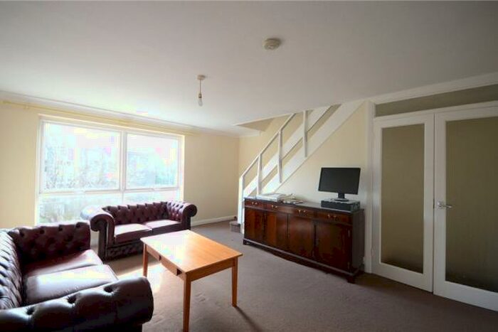 2 Bedroom Maisonette To Rent In Wokingham Road, Bracknell, RG42