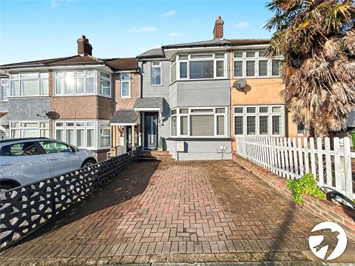 3 Bedroom Terraced House For Sale In Somerset Avenue, South Welling, Kent, DA16