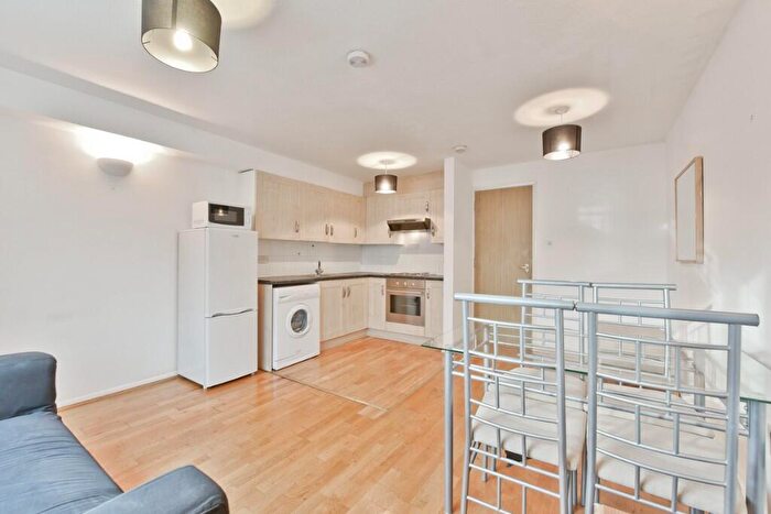 1 Bedroom Apartment To Rent In Ambassador Square, London, E14