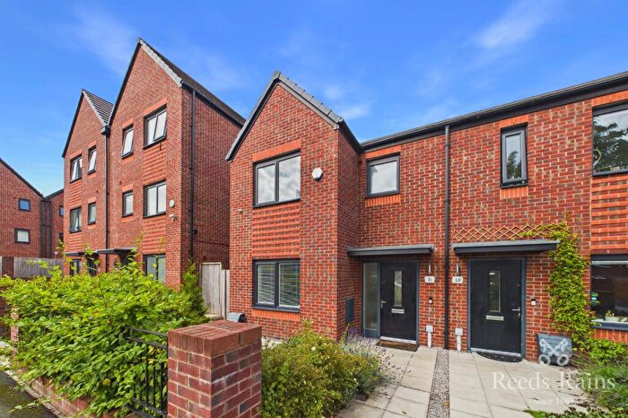 3 Bedroom End Of Terrace House For Sale In Naylor Street, Manchester, M40