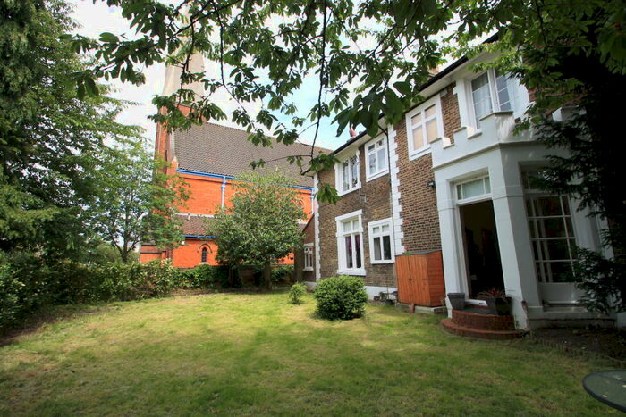 2 Bedroom Flat To Rent In Freelands Road, Bromley, BR1