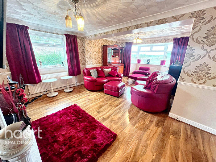 2 Bedroom Detached Bungalow For Sale In High Road, Moulton, PE12