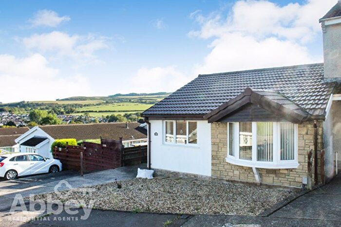 2 Bedroom End Of Terrace House For Sale In Ridgewood Gardens, Cimla, Neath, SA11