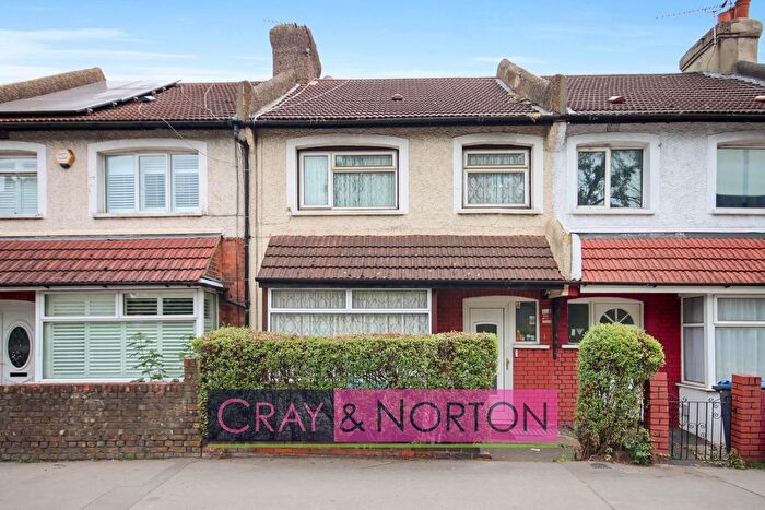 3 Bedroom Terraced House For Sale In Whitehorse Road, Croydon, CR0