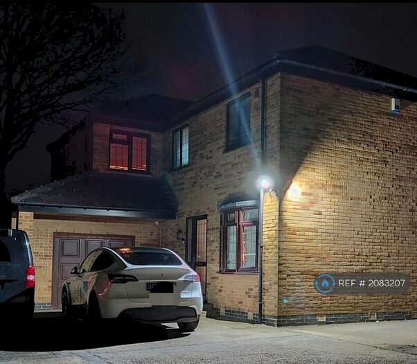 4 Bedroom Detached House To Rent In Greengate Lane, Sheffield, S13