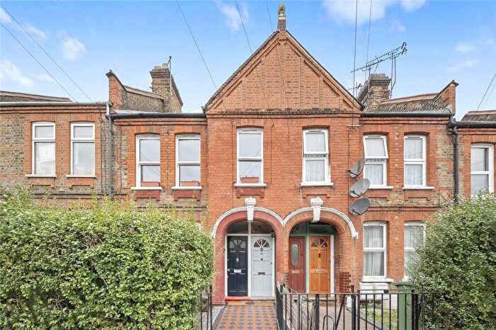 3 Bedroom Flat For Sale In Mersey Road, Walthamstow, London, E17
